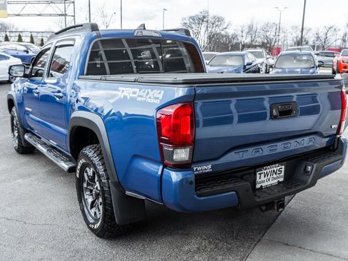 Used 2018 Toyota Tacoma TRD Off-Road image 38