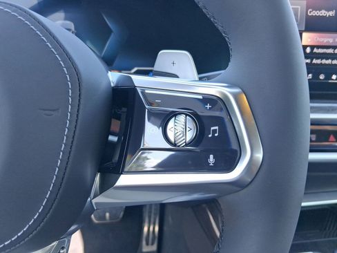 New 2026 BMW 750e xDrive image 23