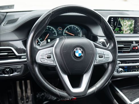 Used 2019 BMW 750i w/ M Sport Package RWD image 23
