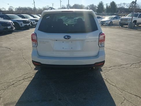 Used 2018 Subaru Forester 2.5i Premium w/ All-Weather Package image 4