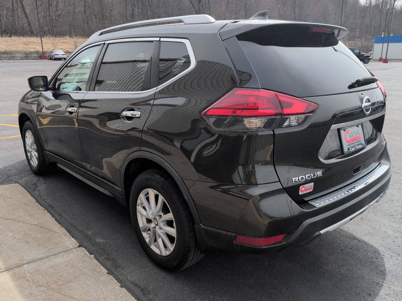 Used 2017 Nissan Rogue SV AWD/4WD image 6