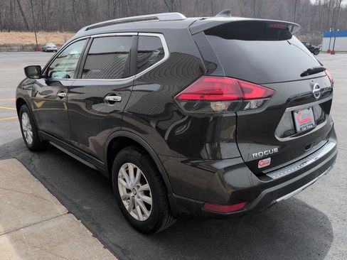 Used 2017 Nissan Rogue SV AWD/4WD image 6