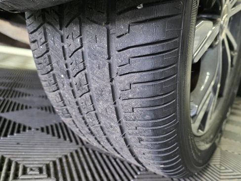 Used 2017 INFINITI QX30 Premium w/ Navigation Package image 36