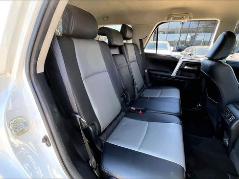 Used 2020 Toyota 4Runner SR5 Premium image 19