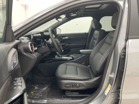 New 2026 Chevrolet Trax RS w/ Sunroof Package image 9
