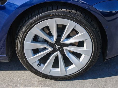 Used 2021 Tesla Model 3 Standard Range Plus image 11