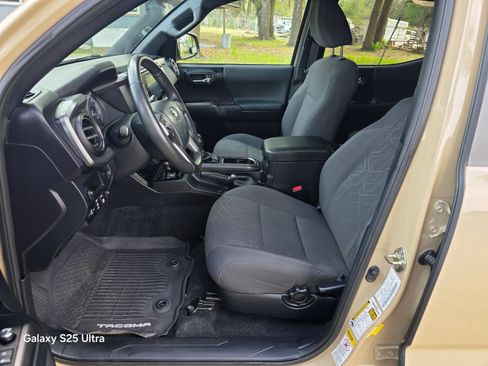 Used 2017 Toyota Tacoma TRD Off-Road w/ Tow Package (A/T) AWD/4WD image 35