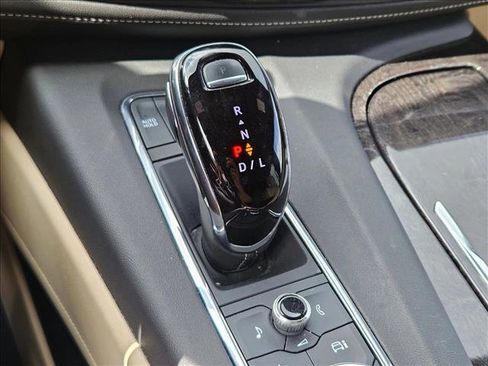 Used 2023 Cadillac Escalade Premium Luxury w/ Performance Package AWD/4WD image 11
