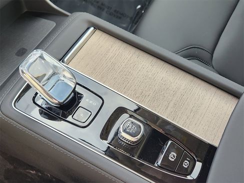 New 2026 Volvo XC90 B6 Plus w/ Protection Package image 25