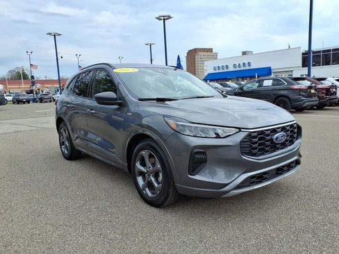 Certified 2024 Ford Escape ST-Line image 3
