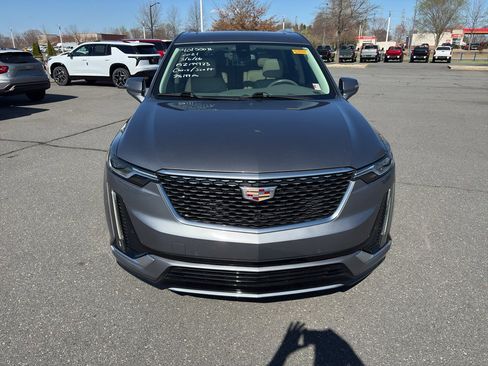Used 2021 Cadillac XT6 Premium Luxury image 2