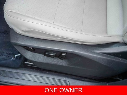Used 2019 Volkswagen Tiguan SE w/ Panoramic Sunroof Package FWD image 19