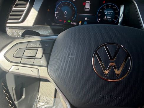 Used 2026 Volkswagen Atlas Cross Sport SE image 18