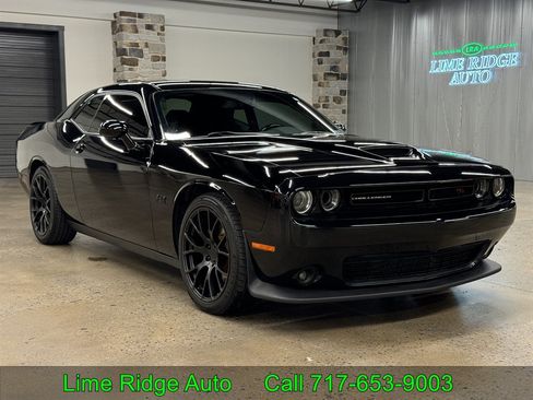 Used 2021 Dodge Challenger R/T RWD image 1