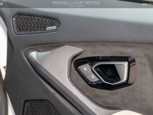 Used 2020 Lamborghini Huracan EVO image 56
