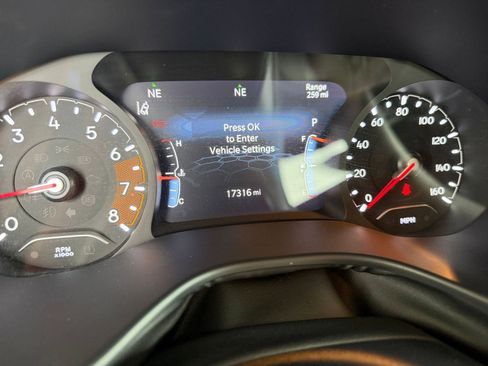 Used 2025 Jeep Compass Limited image 40