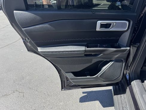 Used 2020 Ford Explorer Limited AWD/4WD image 16