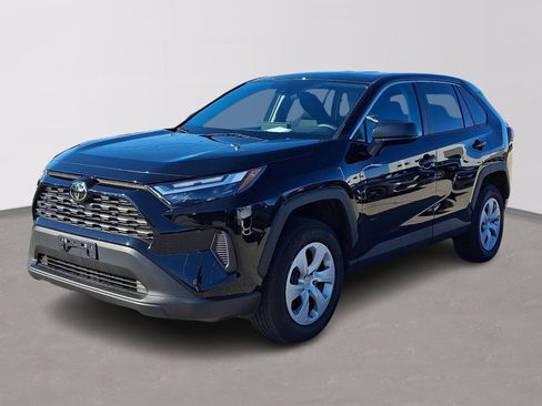 Used 2025 Toyota RAV4 LE image 3