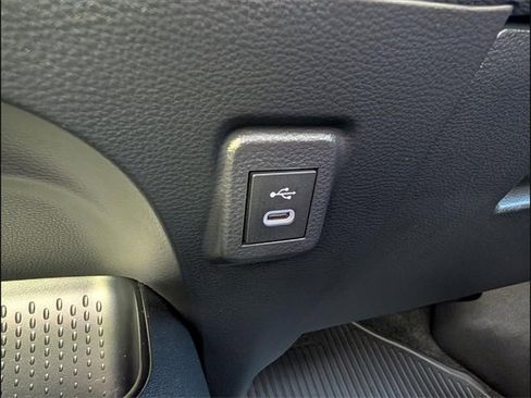 Used 2024 Toyota Corolla SE image 17