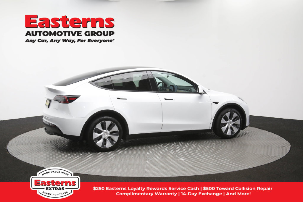 Used 2022 Tesla Model Y Long Range AWD/4WD image 39