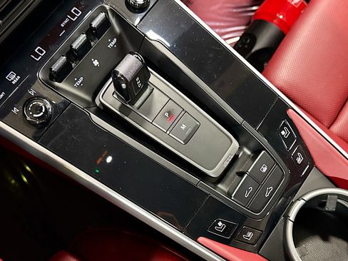 Certified 2022 Porsche 911 Turbo S image 26