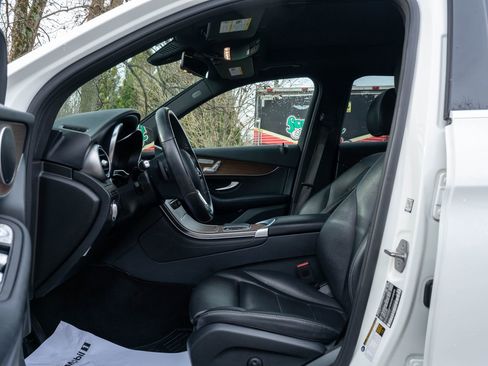 Used 2020 Mercedes-Benz GLC 300 GLC 300 image 19