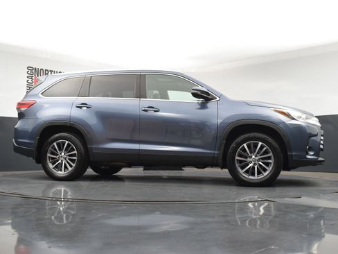 Used 2019 Toyota Highlander XLE image 35