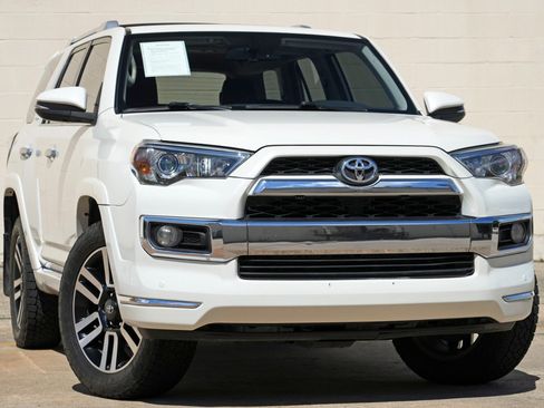 Used 2018 Toyota 4Runner Limited AWD/4WD image 2