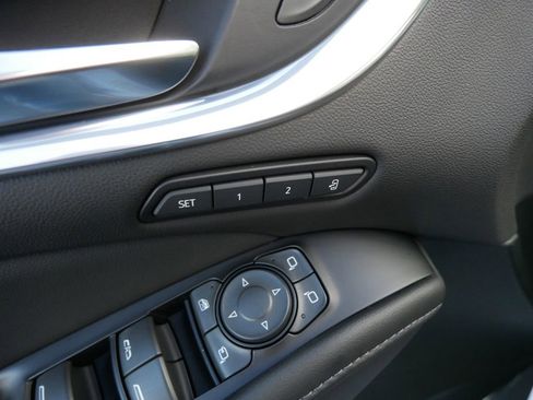 Used 2022 Buick Enclave Avenir image 13