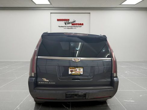 Used 2019 Cadillac Escalade Luxury AWD/4WD image 6