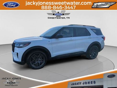 Certified 2025 Ford Explorer ST-Line w/ Premium Package image 4