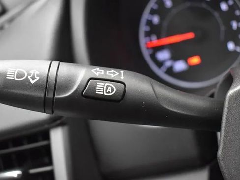 Used 2024 GMC Terrain SLE FWD image 26