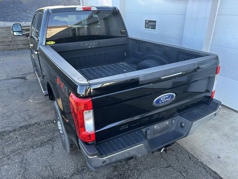 Used 2017 Ford F350 XLT w/ XLT Premium Package image 4