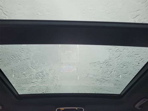 Used 2018 Land Rover Range Rover Sport HSE image 5