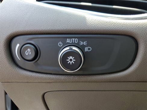 Used 2019 Chevrolet Malibu LT image 19