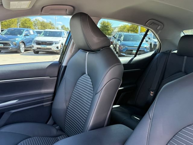 Used 2023 Toyota Camry SE w/ Convenience Package FWD image 14
