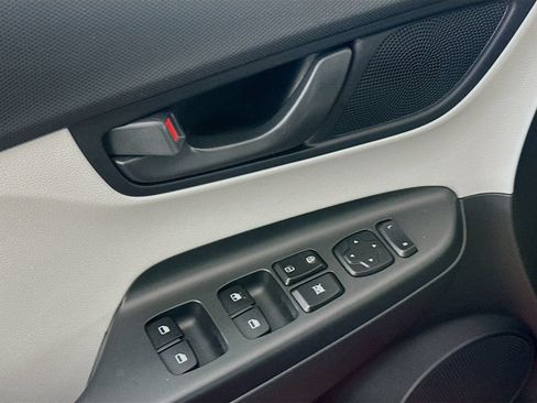 Used 2022 Hyundai Kona SEL FWD image 19