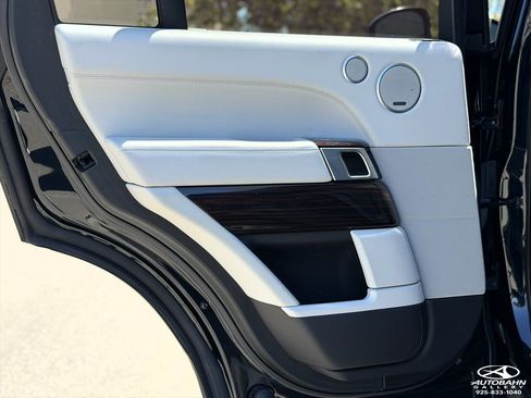 Used 2017 Land Rover Range Rover HSE AWD/4WD image 23