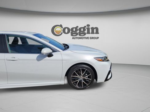 Used 2024 Toyota Camry SE FWD image 31