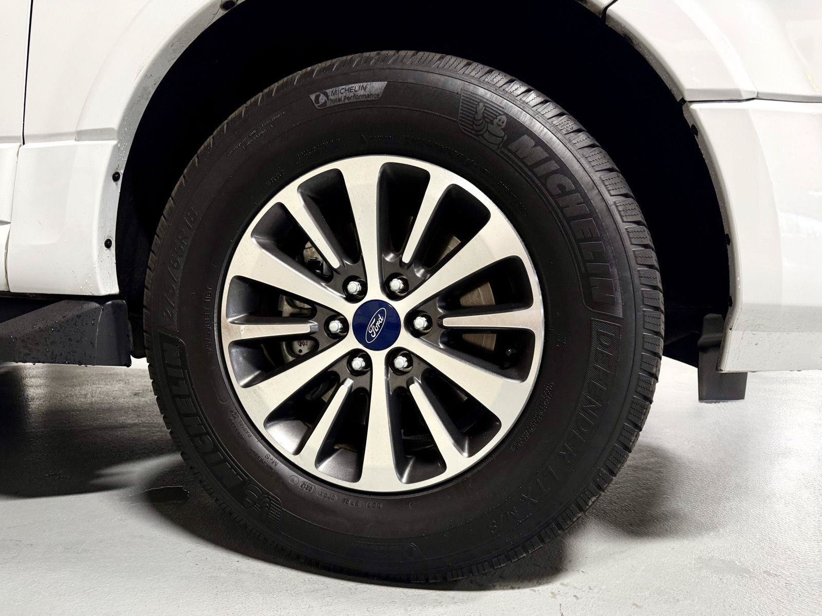 Used 2015 Ford Expedition XLT RWD image 13