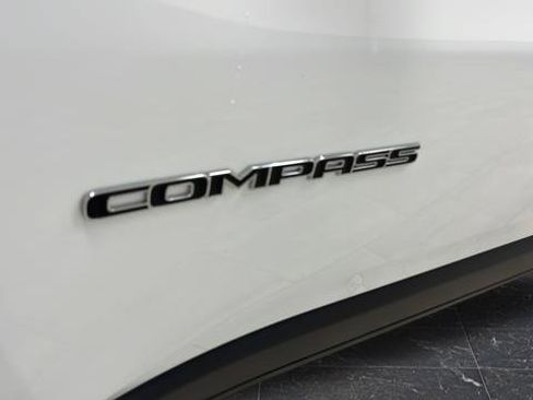 Used 2025 Jeep Compass Limited AWD/4WD image 37