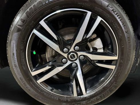 Used 2025 Volvo XC40 B5 Core AWD/4WD image 35