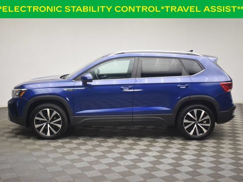 Used 2022 Volkswagen Taos SE FWD image 11