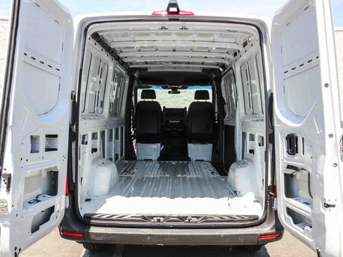Used 2024 Mercedes-Benz Sprinter 2500 image 23