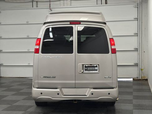 Used 2021 Chevrolet Express 2500 LS w/ Enhanced Convenience Package RWD image 9