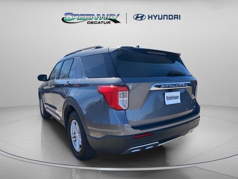 Used 2021 Ford Explorer XLT w/ Equipment Group 202A image 8