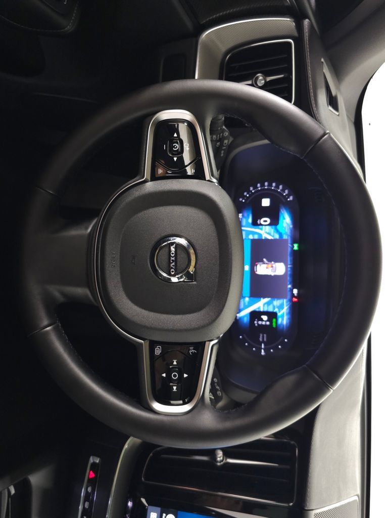 Used 2025 Volvo XC60 T8 Ultra w/ Protection Package Premier AWD/4WD image 19