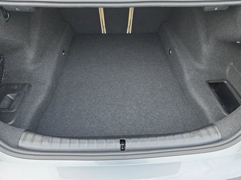 Used 2023 BMW 530i xDrive w/ Convenience Package image 16