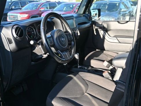 Used 2018 Jeep Wrangler Unlimited Sport S image 9