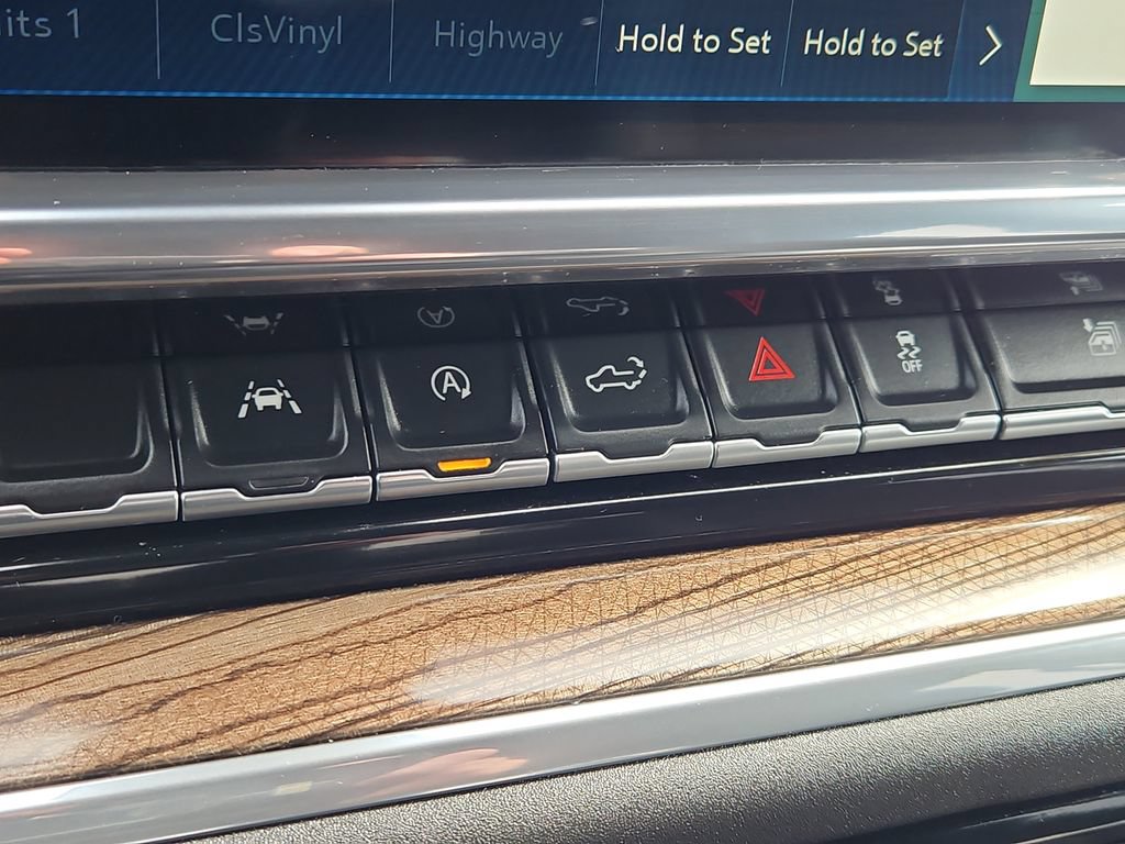 Certified 2025 Chevrolet Silverado 1500 LT AWD/4WD image 17